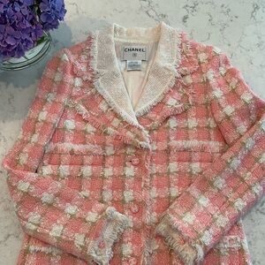 Chanel 2004 Collection Tweed pink/cream/beige beautiful jacket size 40.